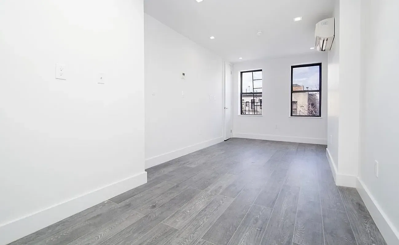 155 Greenpoint Avenue — Photo 4