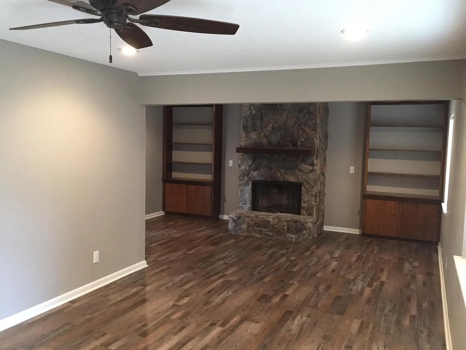 3 bed, 1.5 bath, 1450 sqft, $1,200 — Photo 2