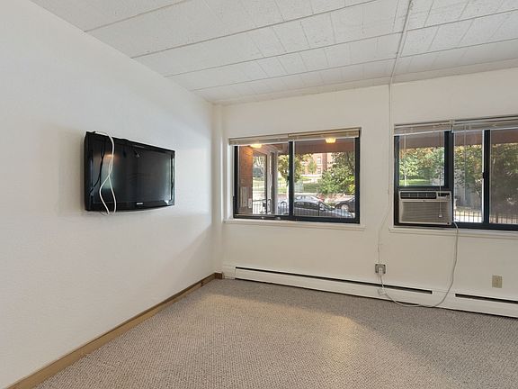 5th image of 2125 W Kilbourn Ave #36