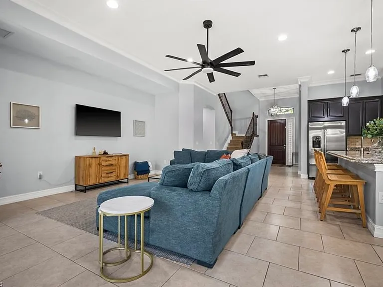 11119 Saint Roman Way — Photo 3