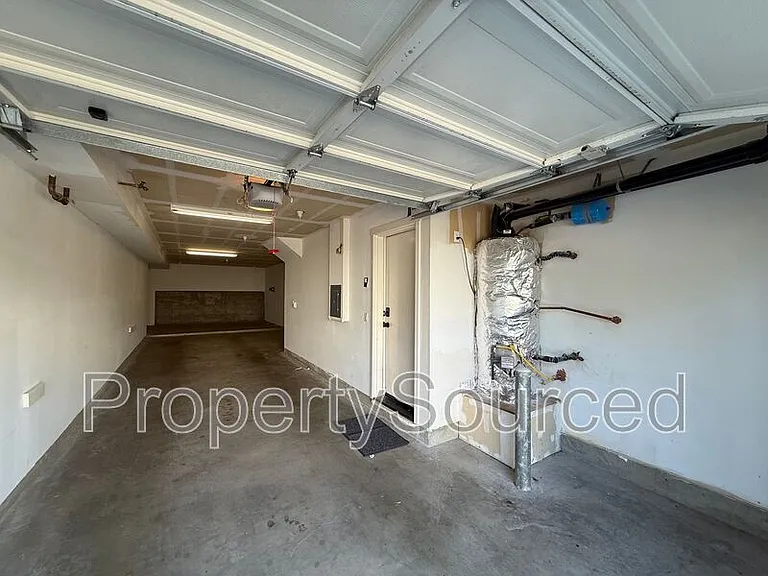170 N North St #104 — Photo 32