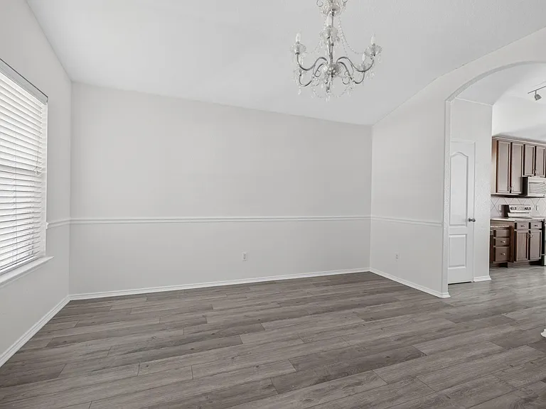 315 Waterlily Way — Photo 8