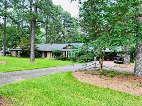 1490 Country Club Rd, Camden, AR 71701