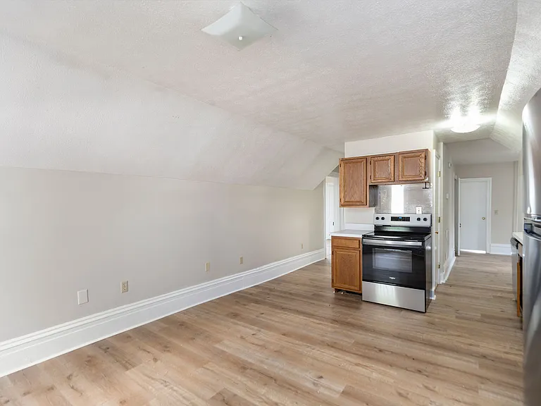 409 S Linden Ave #B — Photo 3