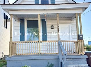 5912 Elmwood Ave, Cincinnati, OH 45216