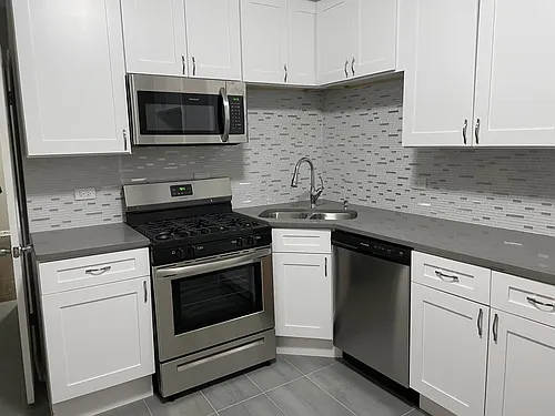 6035 S Loomis Blvd #2 Photo 1