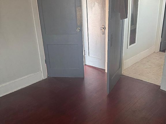 3rd image of 730 Broadway Blvd SE