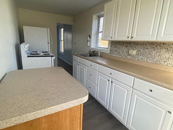 5th image of 25 Clinton St Floor 2