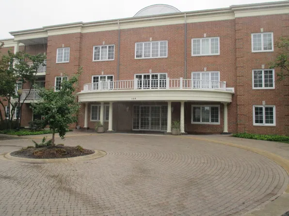 126 Day St APT 209, Bloomingdale, IL 60108