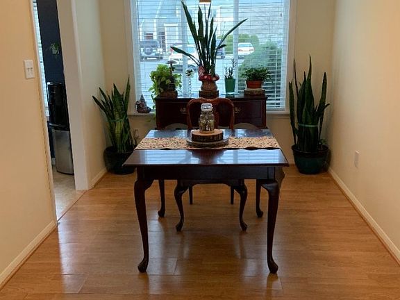 4th image of 136 Nassau Dr #136