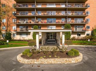 4550 Warwick Blvd APT 1205, Kansas City, MO 64111