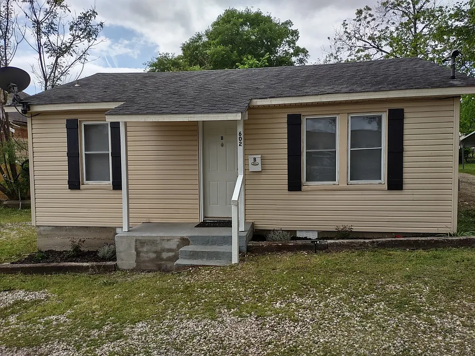 602 Rector St