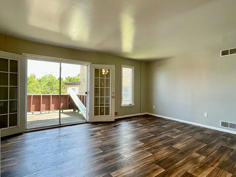 3428 Melwood Ave — Photo 4