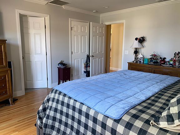 4th image of 29 Pacific Ave