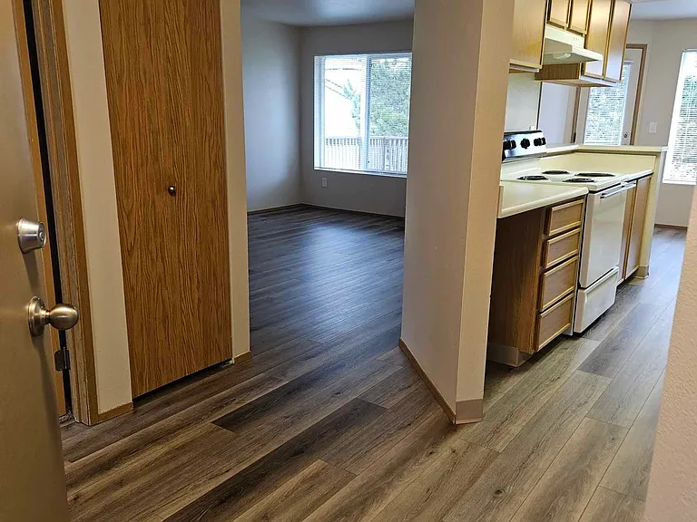 The Lexington Apartments — Photo 22