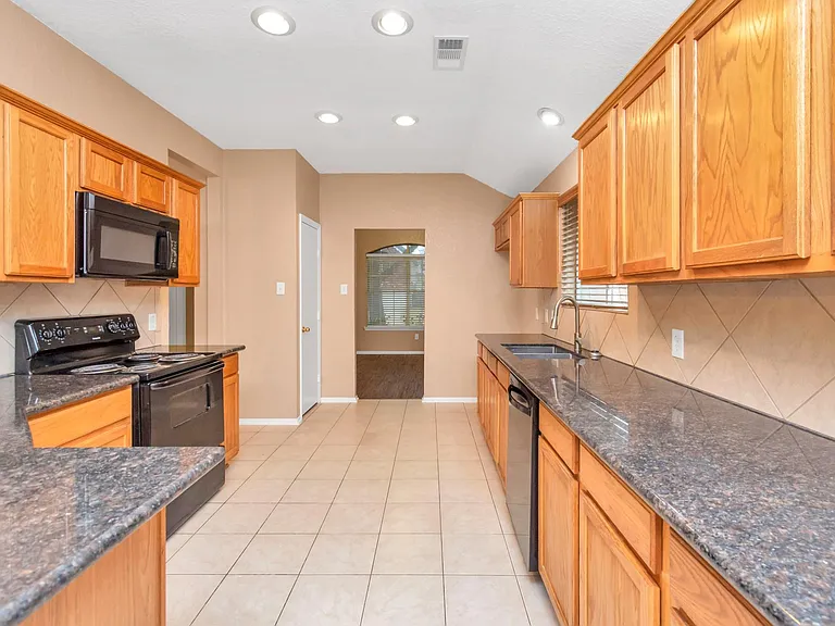 8506 Chancellorsville Ln — Photo 17