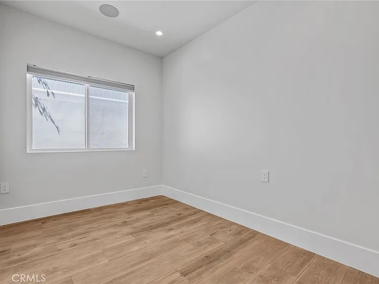 7508 1/2 Claire Ave — Photo 12