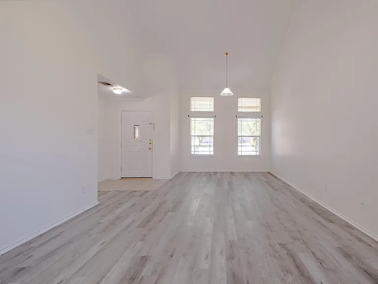 2202 Piedmont Ct — Photo 10