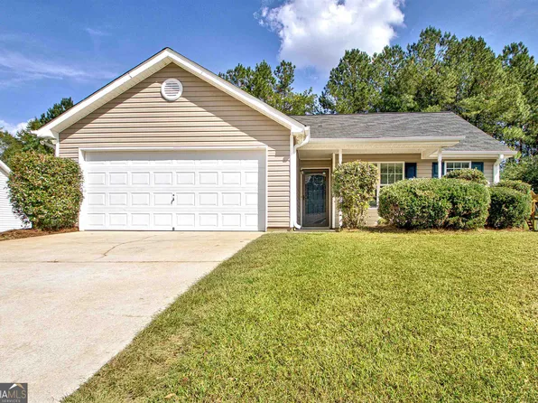 195 Creekside Dr, Grantville, GA 30220