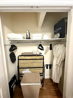 Rented by Luxian International Realty LLC | media 23