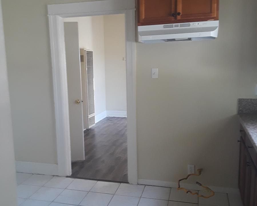 1st image of 11720 S Main St