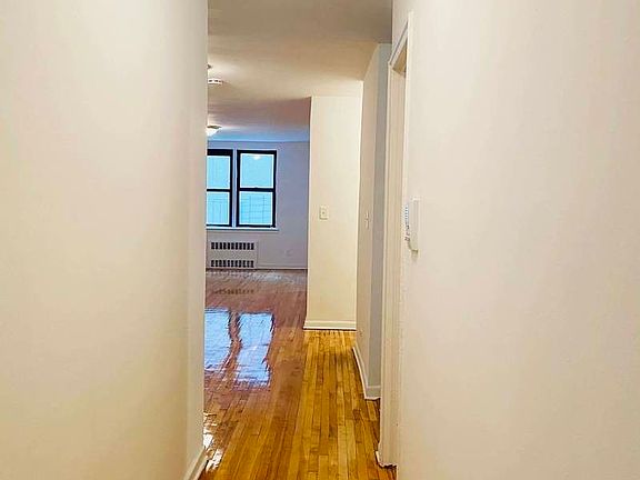 3rd image of 214 E 163rd St #F4