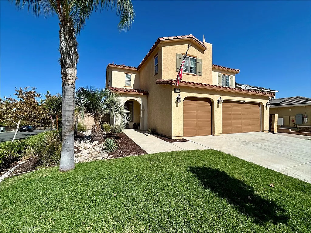 5 bed, 3.5 bath, 2795 sqft, $3,750 — Photo 3