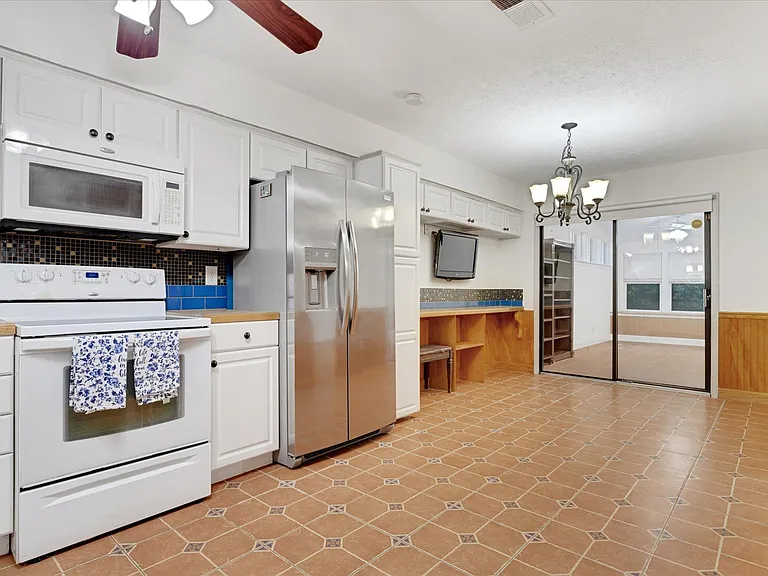 2668 Moss Ln SE — Photo 10
