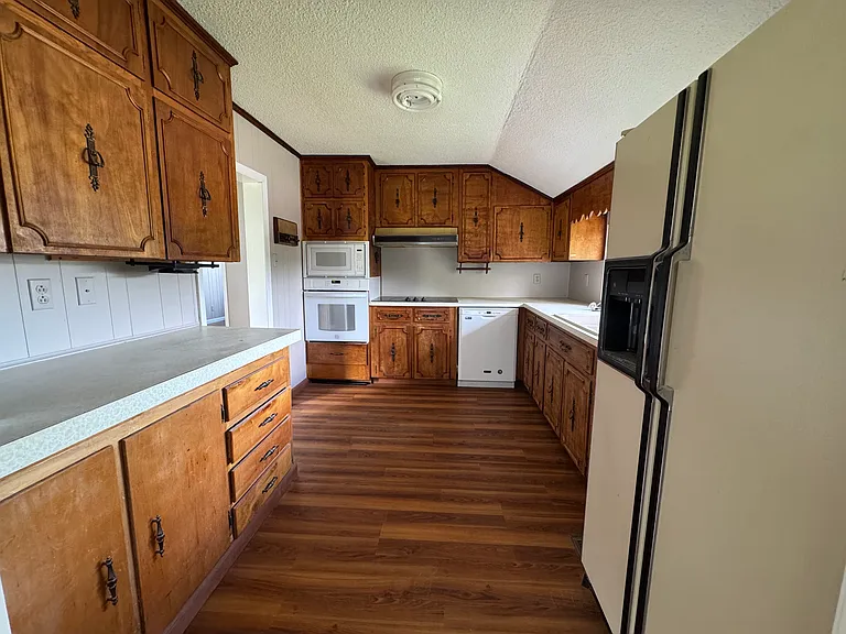 306 College St — Photo 12