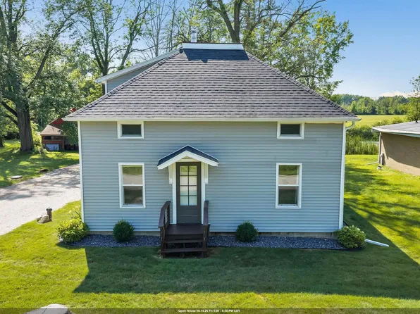 1139 Grosse Rd, Little Suamico, WI 54141