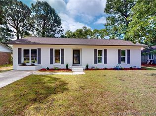 5881 Hunting Ridge Rd, Hope Mills, NC 28348