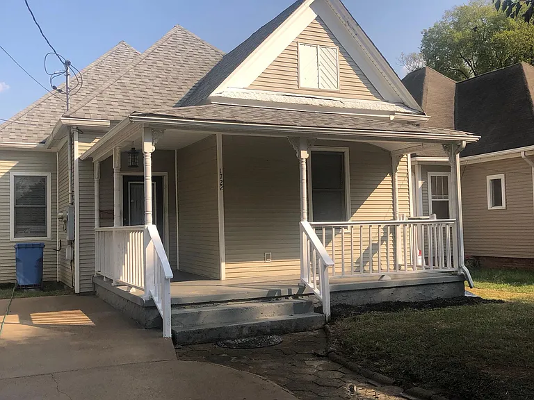 1722 Mitchell Ave — Photo 2