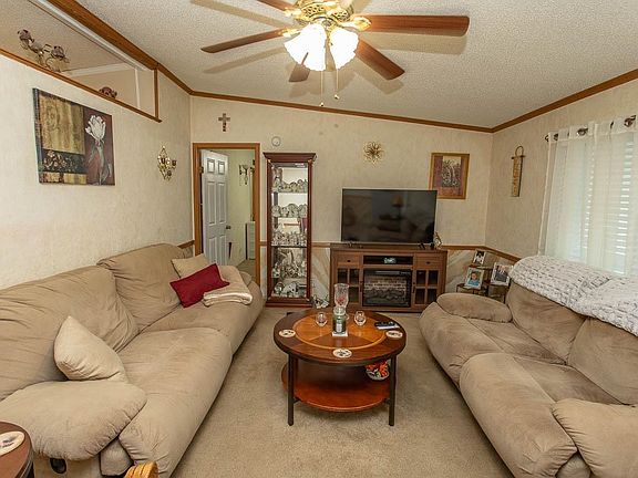 5th image of 2260 Harvey Rd.