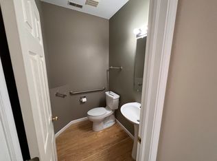 1250 Brookdale Dr #1250, Carpentersville, IL 60110
