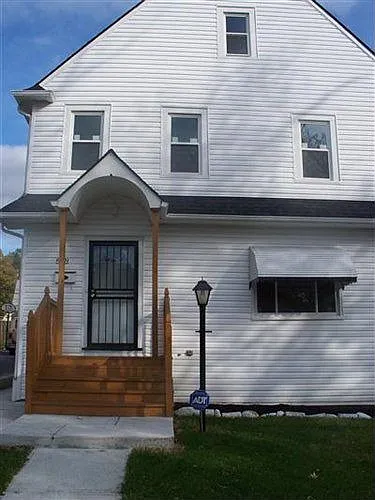5321 Thomas St photo 1