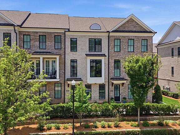 3rd image of 260 Briscoe Way
