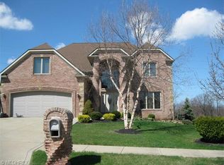 3589 Magnolia Dr #34, Seven Hills, OH 44131