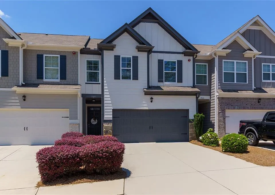 723 Woodstock Grove Dr