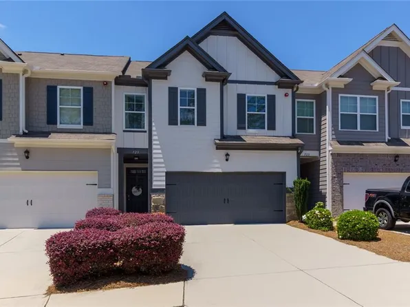 723 Woodstock Grove Dr, Woodstock, GA 30188