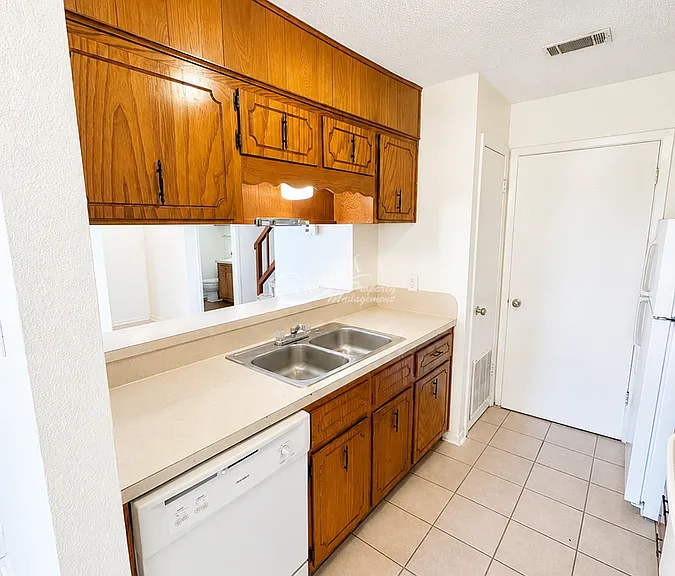 3009 Lake Rd #B — Photo 6