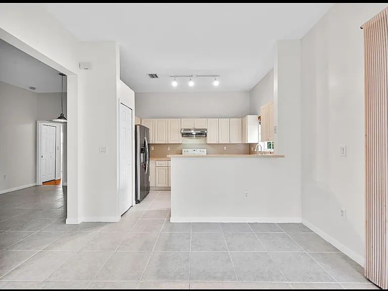 13761 N Garden Cove Cir — Photo 18