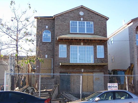 2nd image of 41 Bragaw Ave