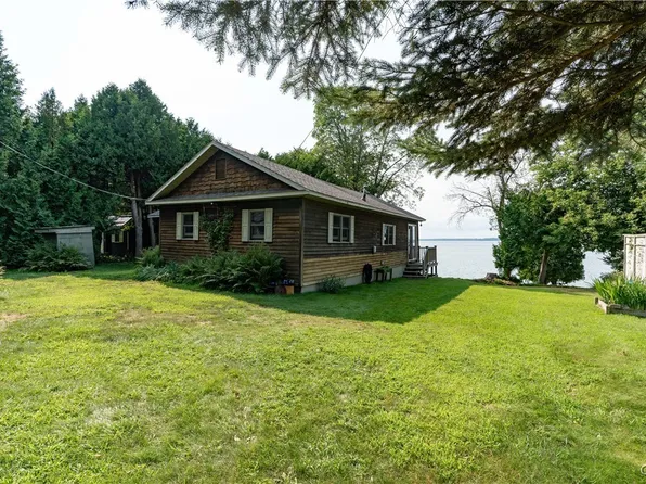 35715 Beadles Point Rd W, Cape Vincent, NY 13618