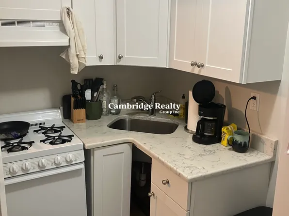 12 Farrington Ave #5T, Allston, MA 02134