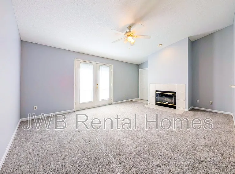 13715 Richmond Park Dr N #507 — Photo 4