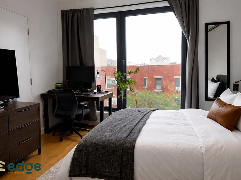 169 Graham Ave #504 — Photo 4