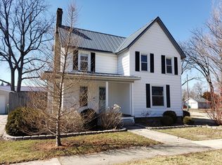 329 N Sycamore St, Genoa, IL 60135