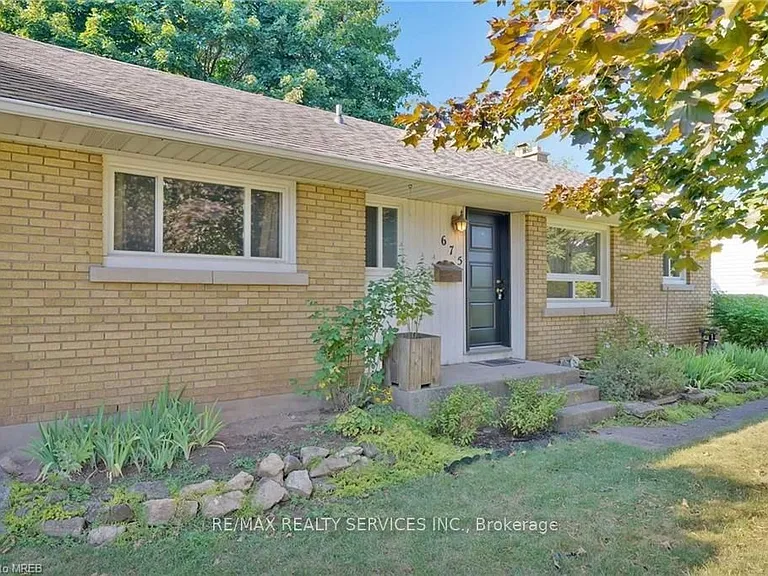 675 Inverness Ave — Photo 12