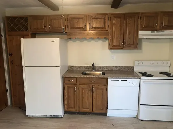 411 Court St APT 3, Plymouth, MA 02360