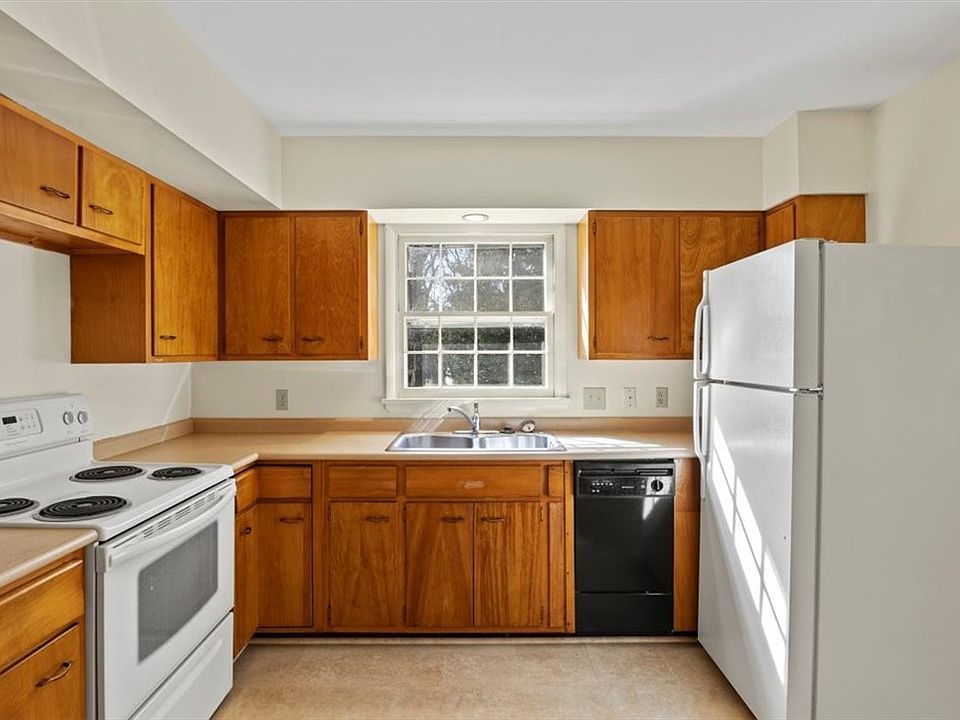 343 East St, Pittsford, NY 14534 Zillow